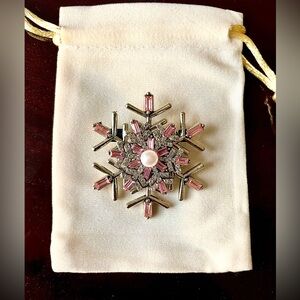 Snowflake Brooch ❄️
